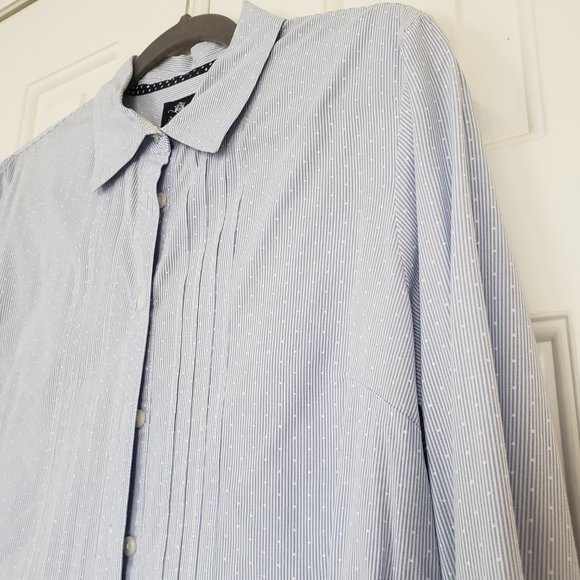 Tommy Hilfiger pleated button up blouse - chambray seersucker - Size L - Picture 12 of 16
